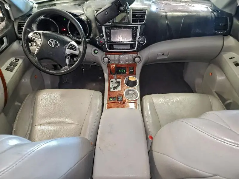 2013 TOYOTA HIGHLANDER LIMITED  