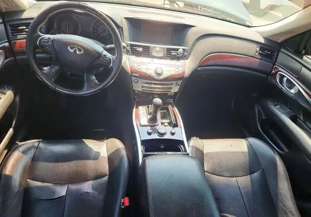 2014 INFINITI Q70 3.7  
