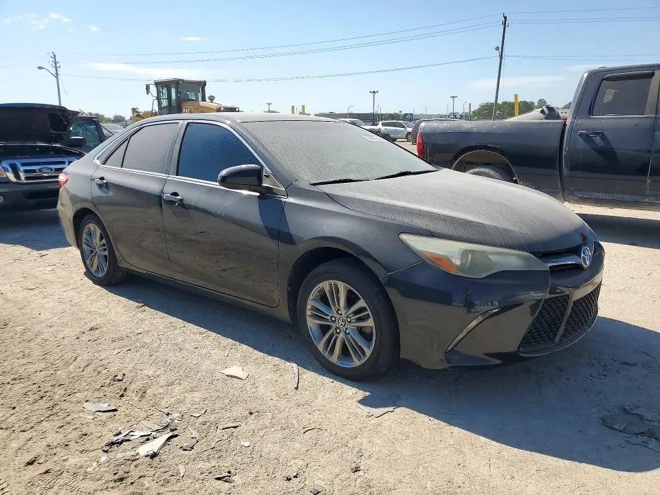 2015 TOYOTA CAMRY SE  