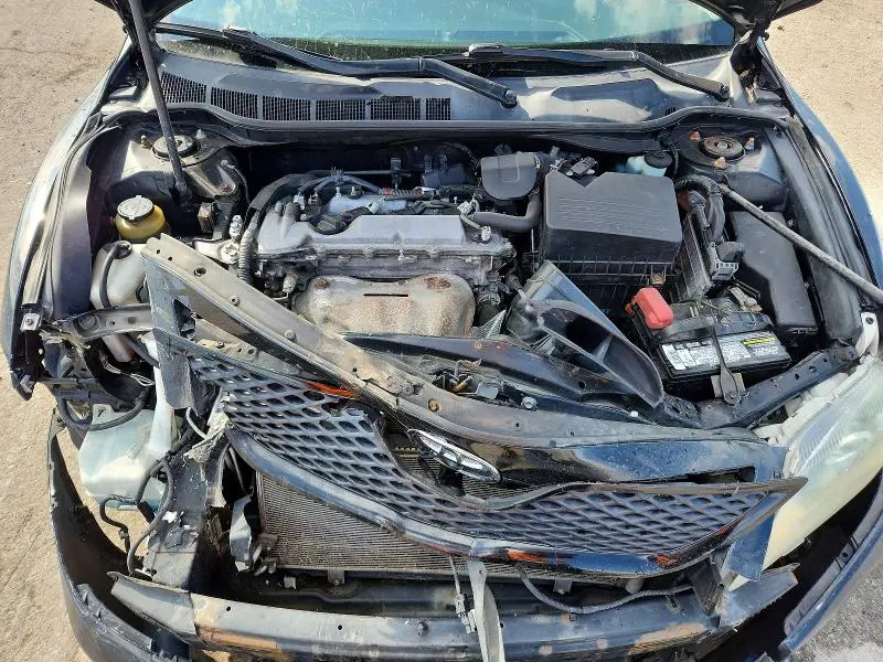 2011 TOYOTA CAMRY SE  