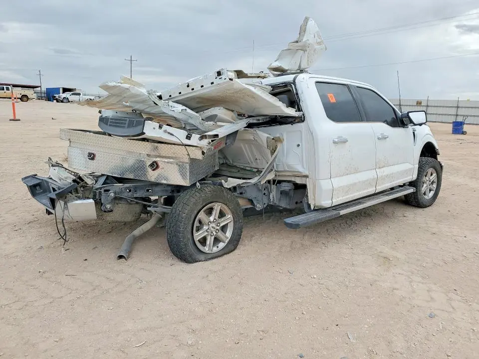 2024 FORD F150 XLT  