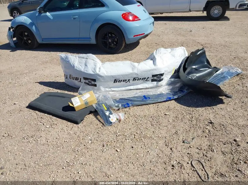 2012 VOLKSWAGEN BEETLE 2.5L