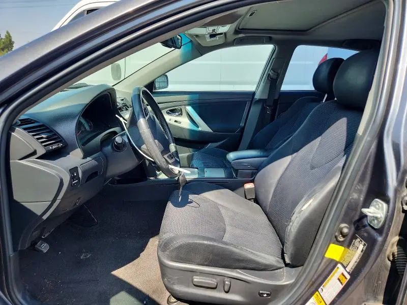 2011 TOYOTA CAMRY SE  