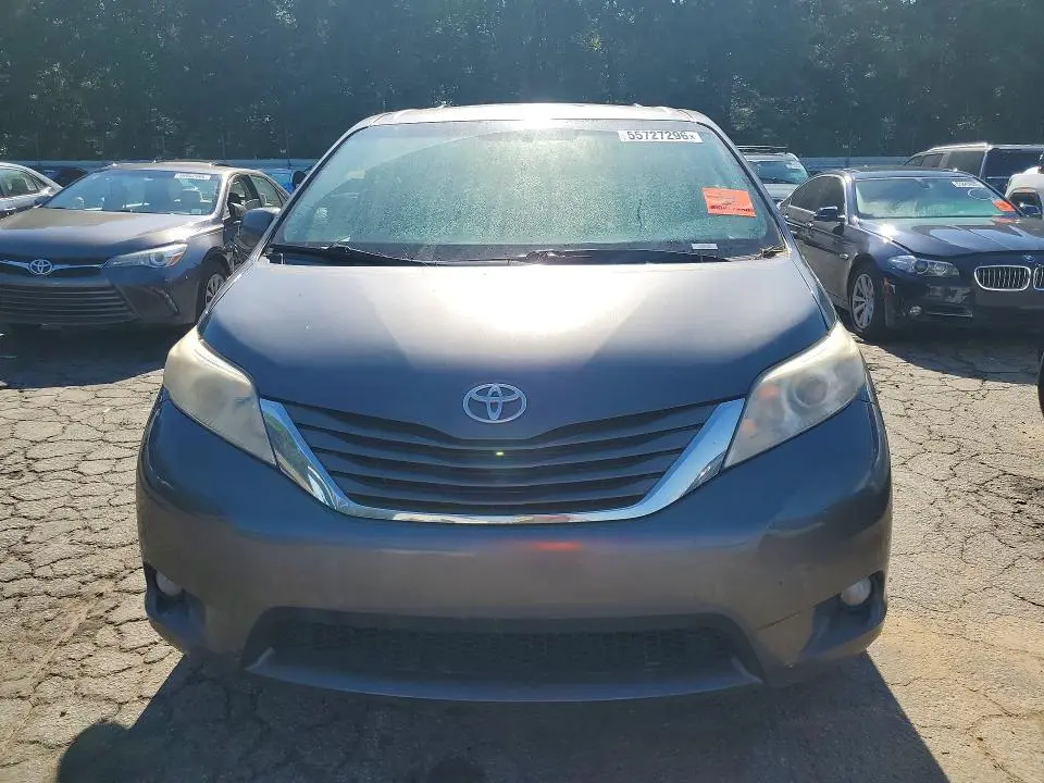2014 TOYOTA SIENNA XLE 8-PASSENGER  