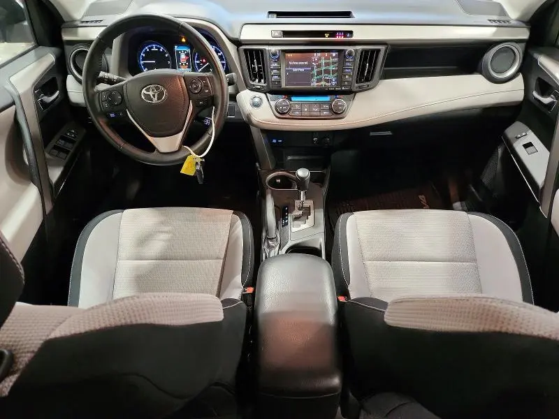 2017 TOYOTA RAV4 XLE  