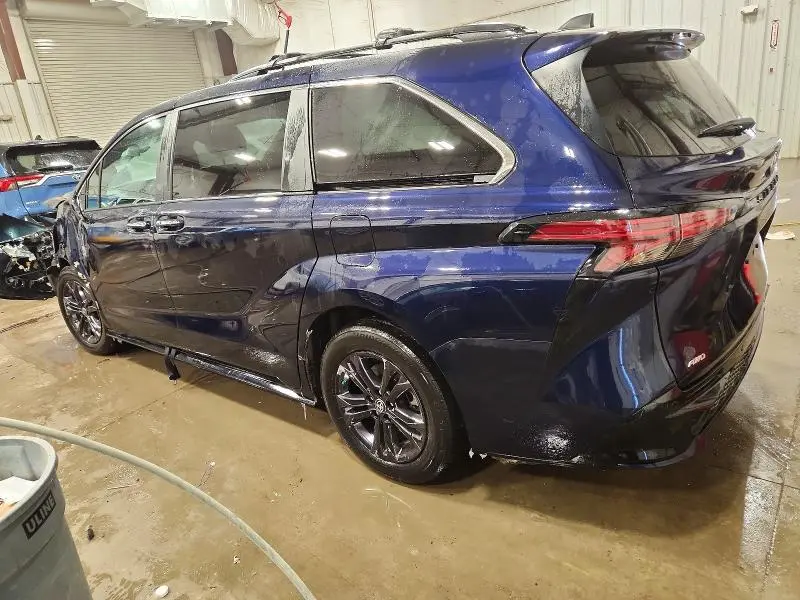 2024 TOYOTA SIENNA XSE  