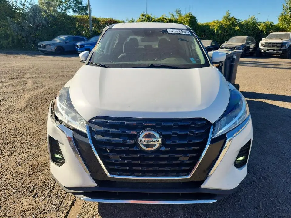 2021 NISSAN KICKS S  