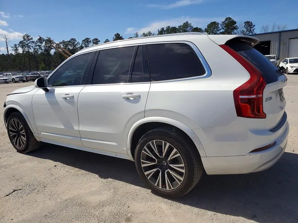 2022 VOLVO XC90 T5 MOMENTUM  