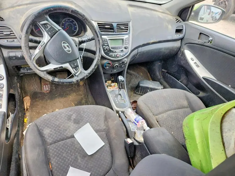 2012 HYUNDAI ACCENT SE  
