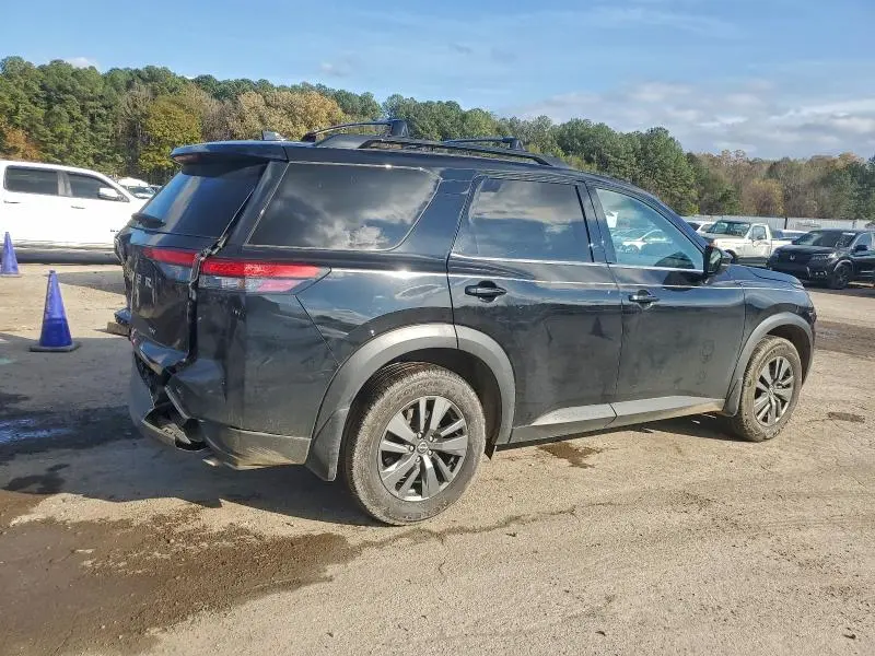 2022 NISSAN PATHFINDER SV  