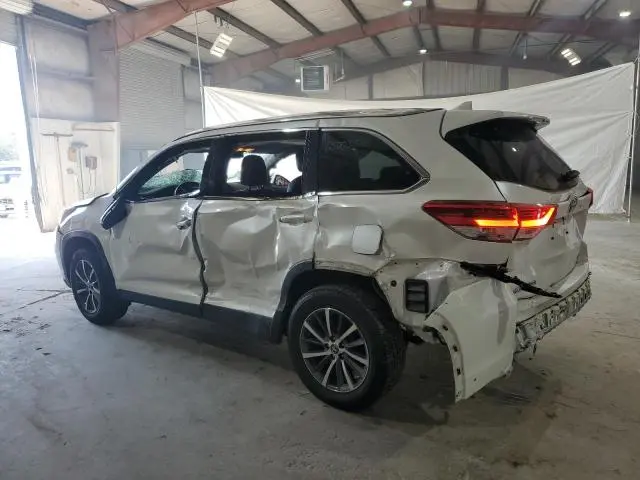 2019 TOYOTA HIGHLANDER SE  