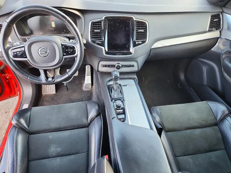 2017 VOLVO XC90 T6  
