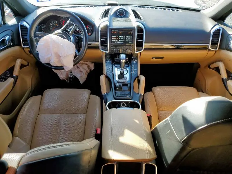 2016 PORSCHE CAYENNE   