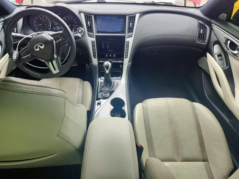 2017 INFINITI Q60 RED SPORT 400  