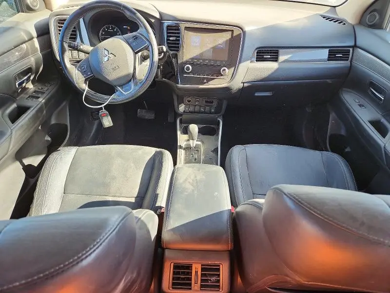 2020 MITSUBISHI OUTLANDER SE  