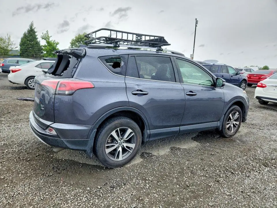 2018 TOYOTA RAV4 XLE  