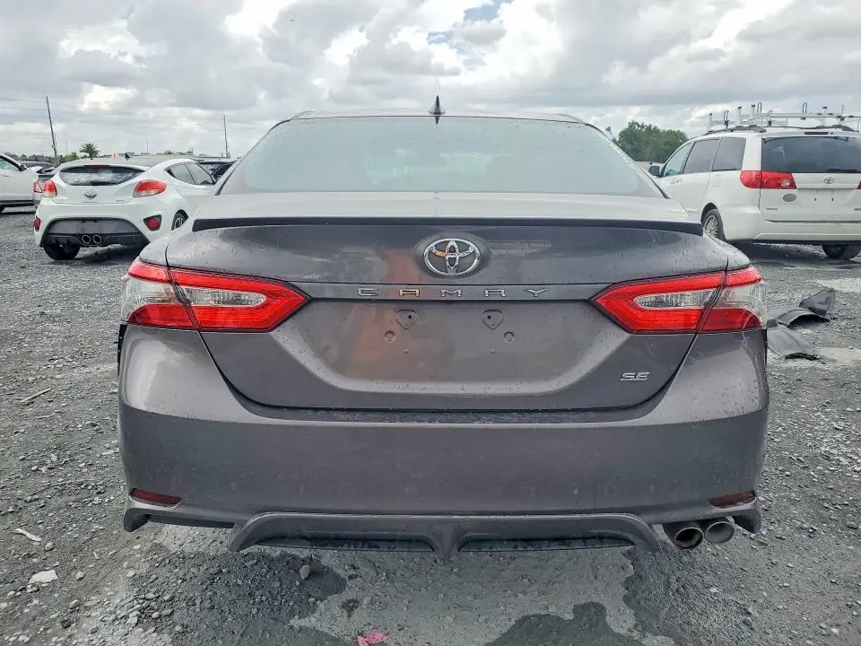 2019 TOYOTA CAMRY SE  