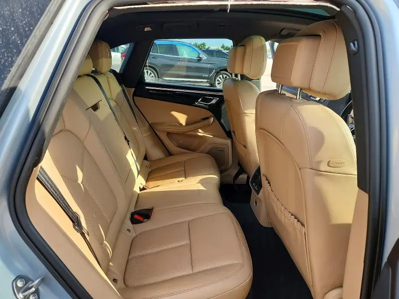 2020 PORSCHE MACAN   