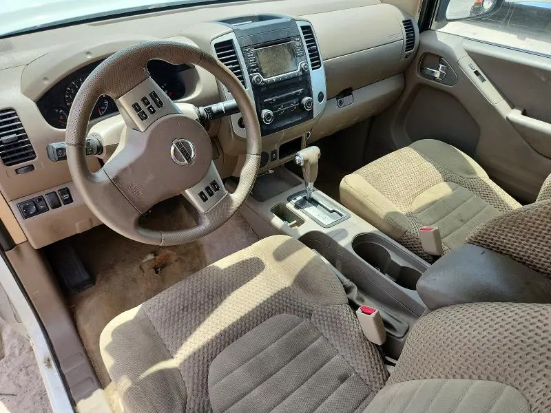 2015 NISSAN FRONTIER SV  