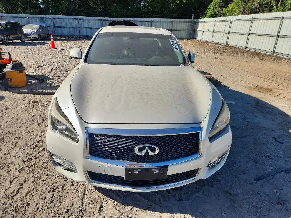 2019 INFINITI Q70 3.7 LUXE  