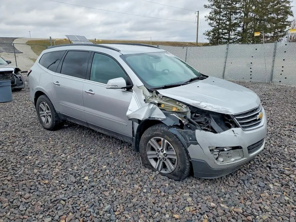 2017 CHEVROLET TRAVERSE LT  