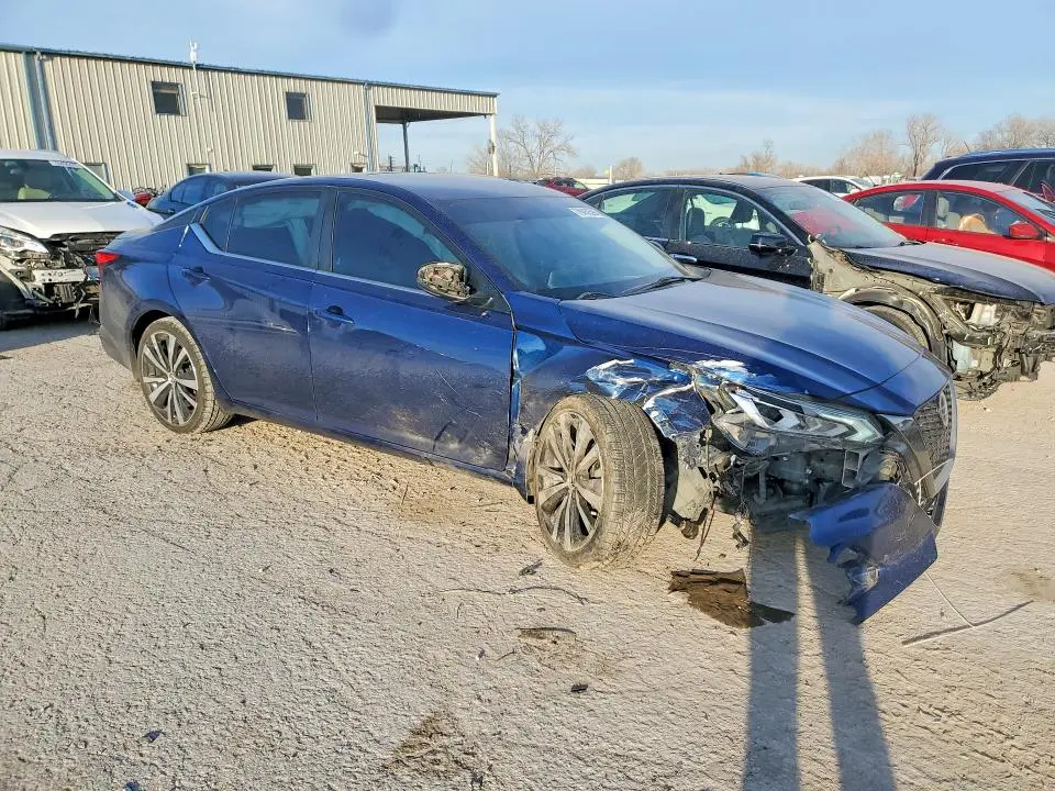 2019 NISSAN ALTIMA SR  