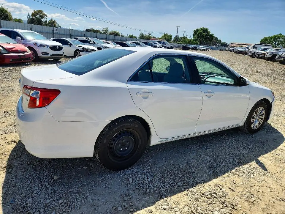 2014 TOYOTA CAMRY LE  