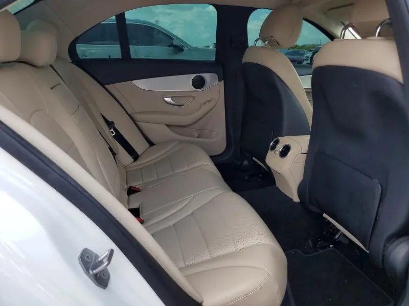 2016 MERCEDES-BENZ C 300  