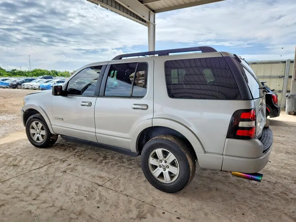 2010 FORD EXPLORER XLT  
