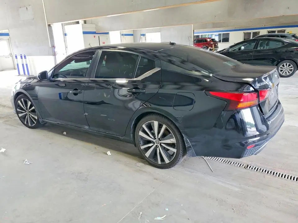 2021 NISSAN ALTIMA SR  