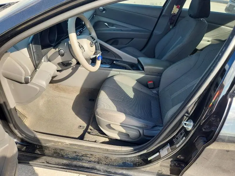 2021 HYUNDAI ELANTRA SE  