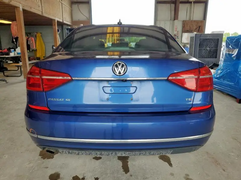 2016 VOLKSWAGEN PASSAT SE  