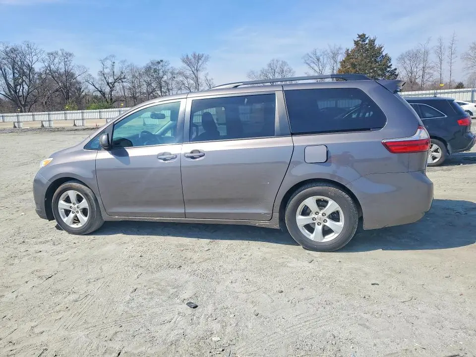 2016 TOYOTA SIENNA LE 8-PASSENGER  