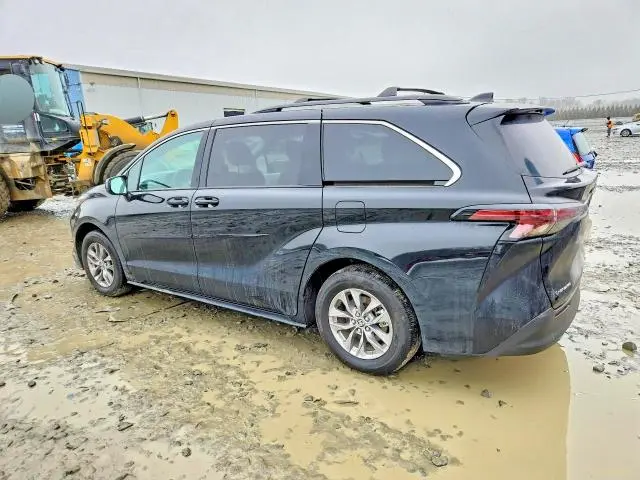 2025 TOYOTA SIENNA LE  