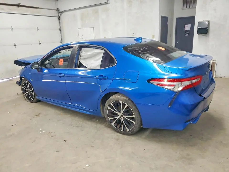 2019 TOYOTA CAMRY SE  