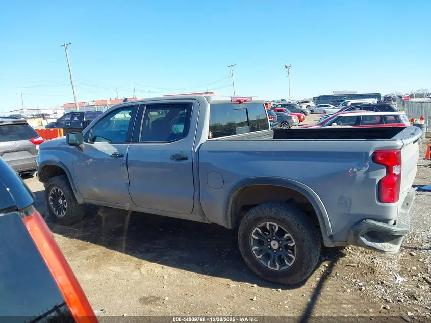 2025 CHEVROLET SILVERADO 1500 4WD  SHORT BED ZR2