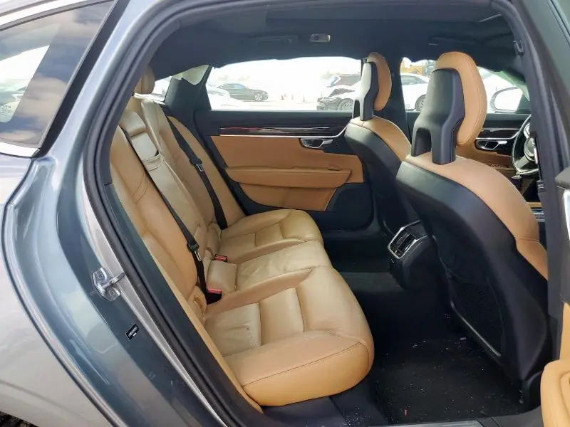 2018 VOLVO S90 T5 MOMENTUM  