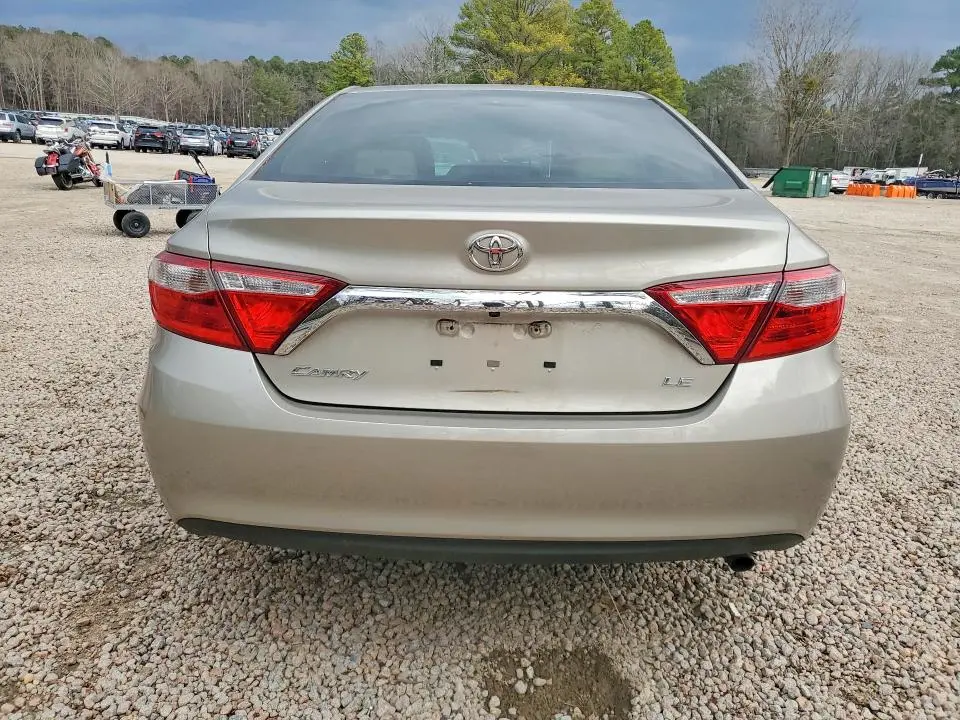 2015 TOYOTA CAMRY LE  