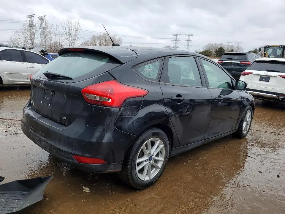 2017 FORD FOCUS SE  