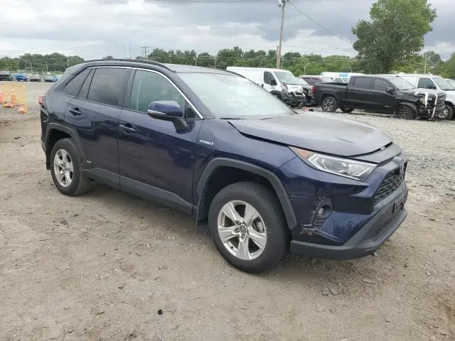 2021 TOYOTA RAV4 XLE  