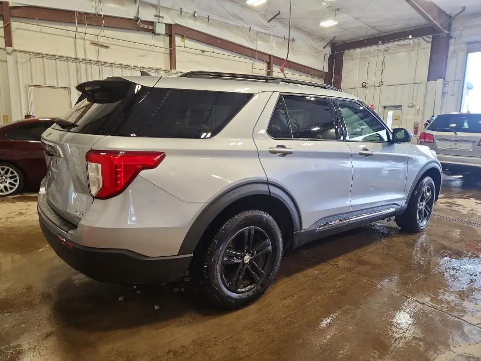 2021 FORD EXPLORER XLT  