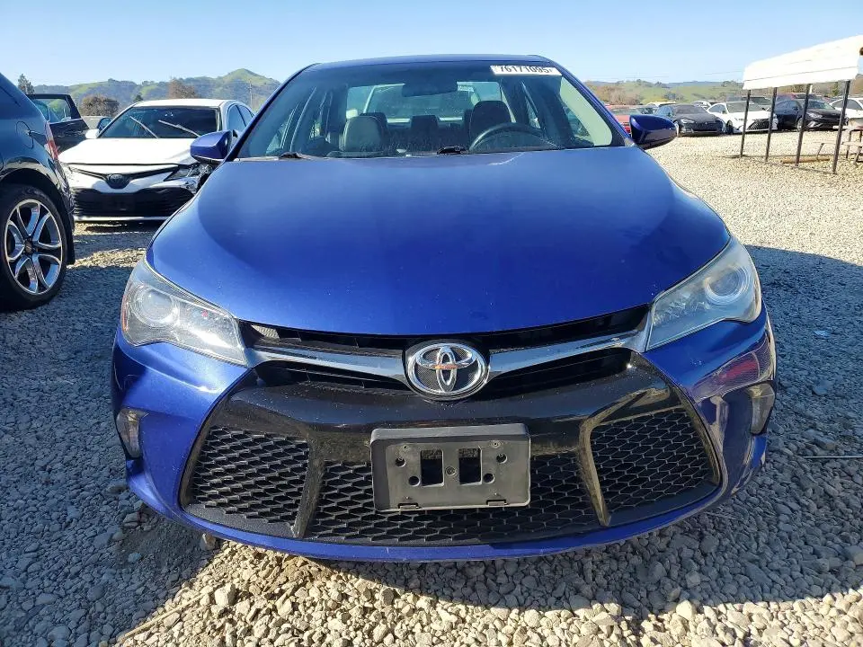 2016 TOYOTA CAMRY LE  