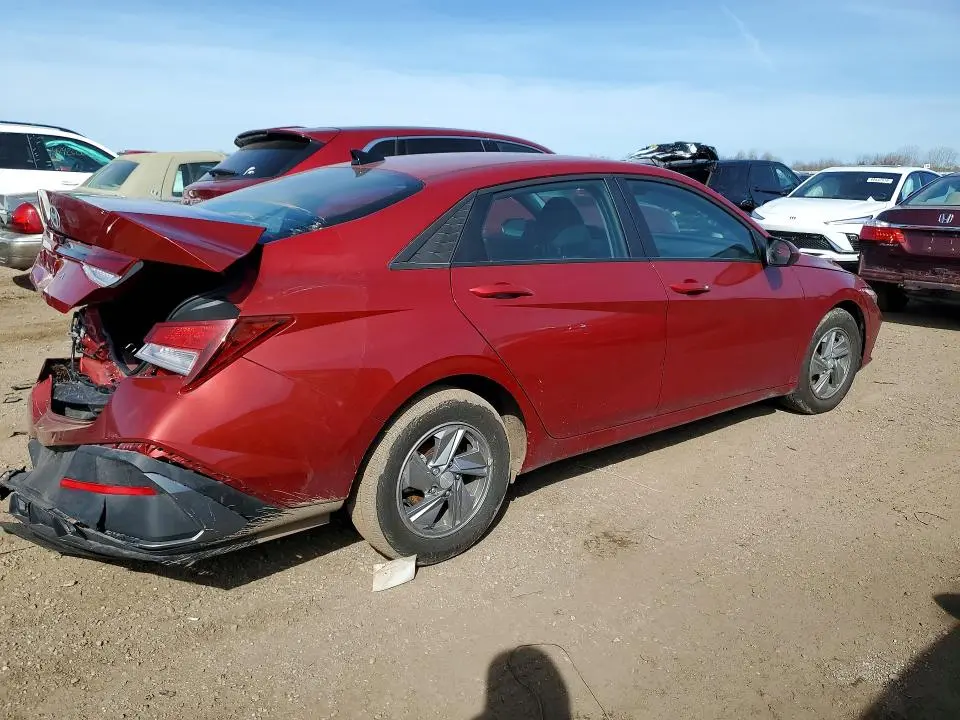 2025 HYUNDAI ELANTRA SE  