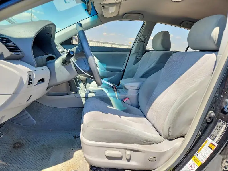 2010 TOYOTA CAMRY LE  
