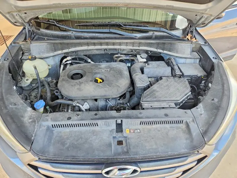 2016 HYUNDAI TUCSON SE  