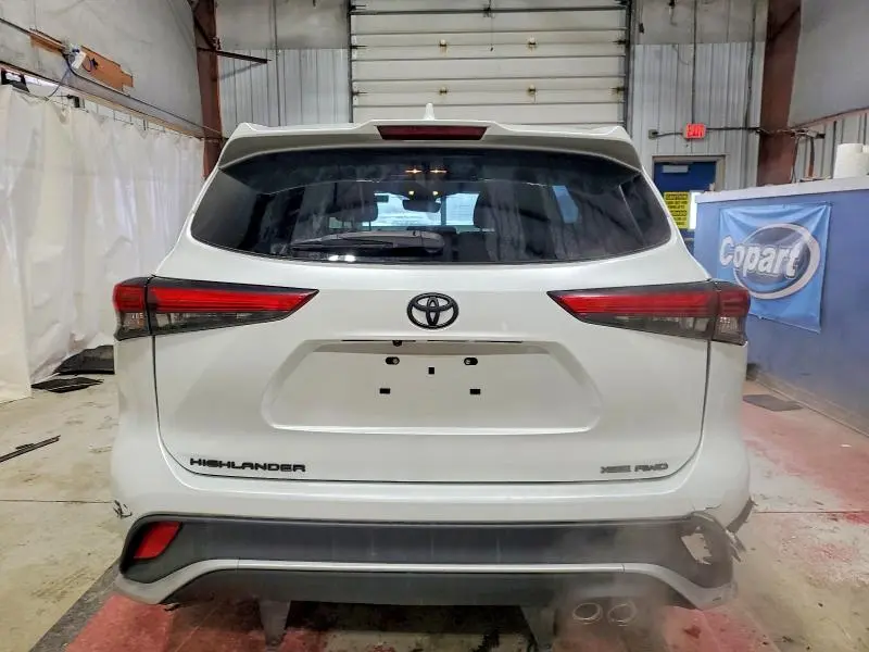 2022 TOYOTA HIGHLANDER XSE  