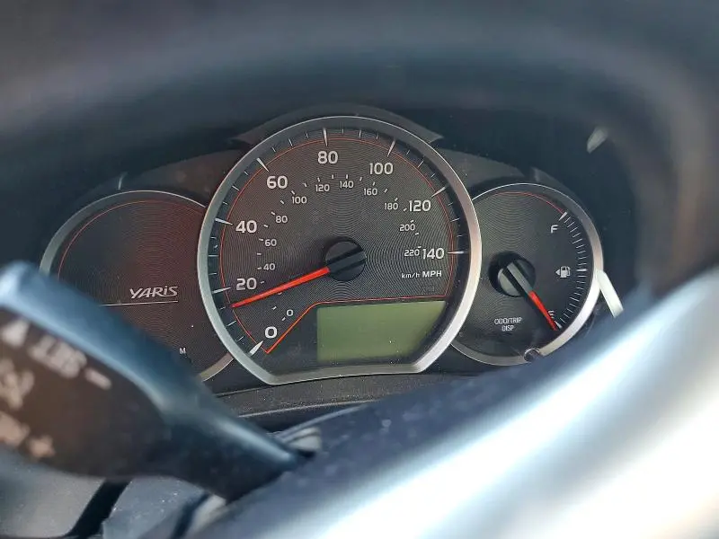 2014 TOYOTA YARIS 5-DOOR LE  
