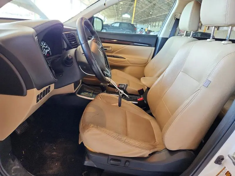 2017 MITSUBISHI OUTLANDER SE  