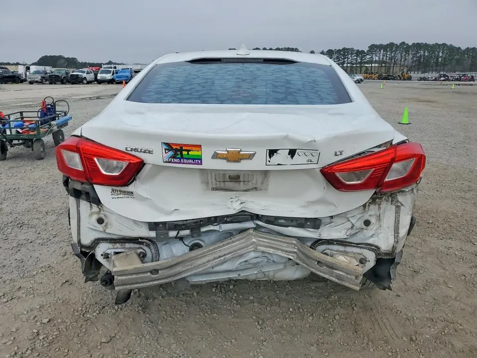2017 CHEVROLET CRUZE LT  