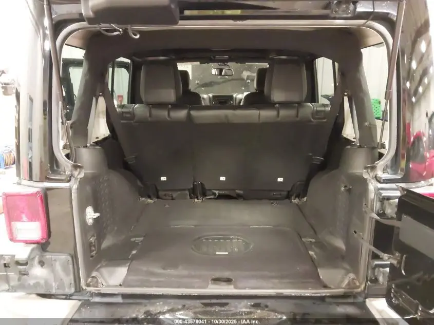 2017 JEEP WRANGLER UNLIMITED SAHARA 4X4